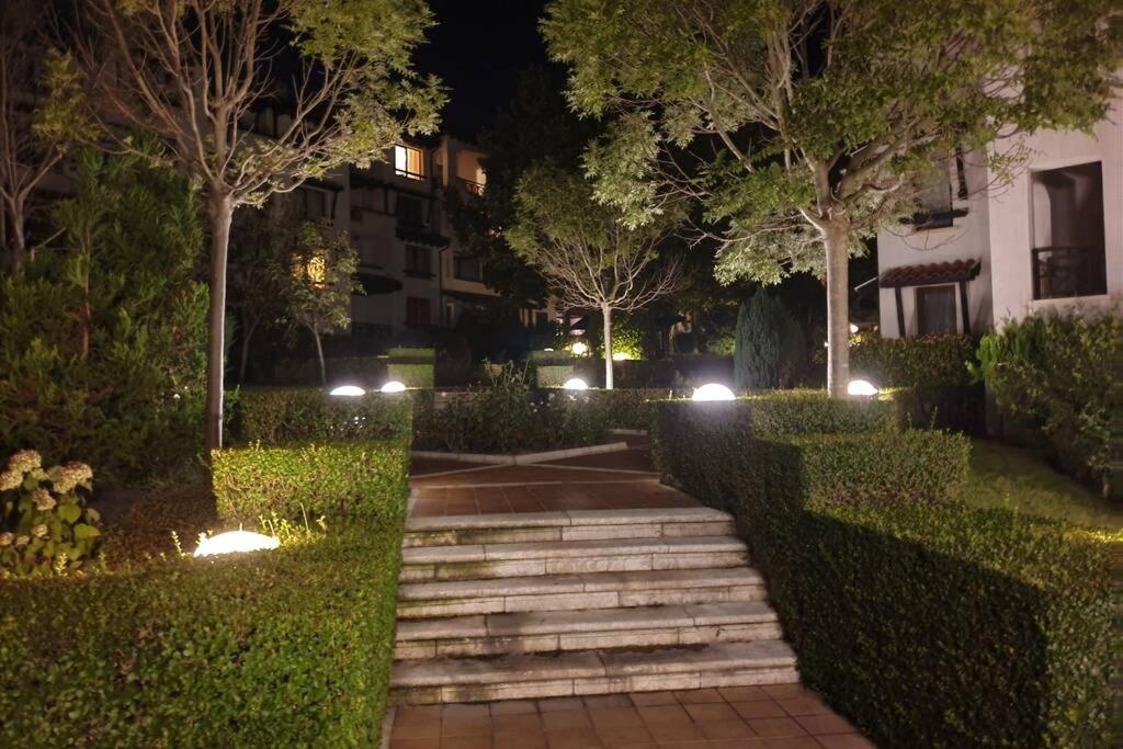 Apartment In The Picturesque Oasis Resort & Spa Lozenets Exterior foto
